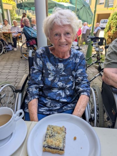 Herrlicher Spätsommernachmittag im Garten – Bild 3